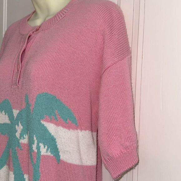 Vintage 80s/90s Catalina Pink Knit Short Sleeve Long Sweater with Beach Scene - Picture 4 of 8